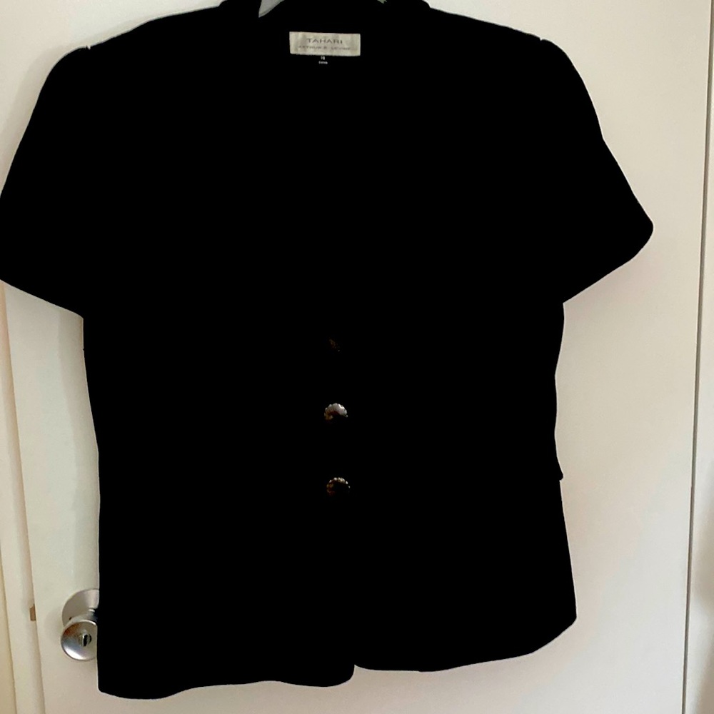 Tahari black short sleeve jacket size 18